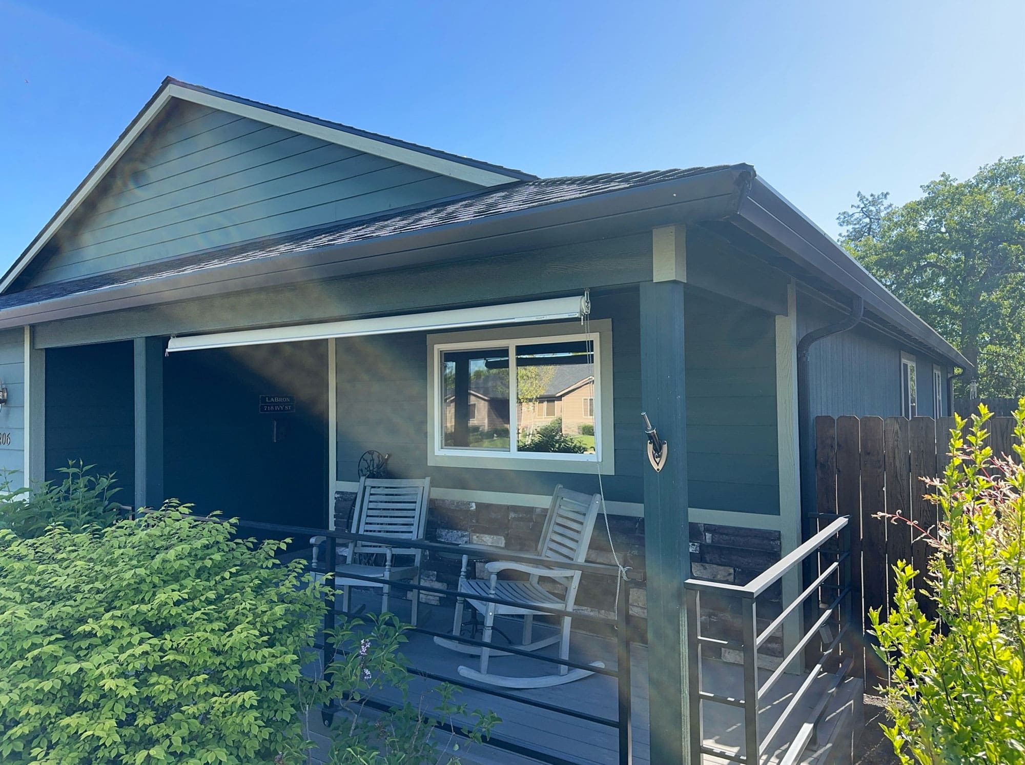 metal-railing-exterior-services-southern-oregon-redefined-finishes Metal Railing